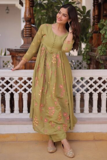 Tantalizing Pista Green Floral Embroidery Chanderi Mehendi Wear Pant Suit