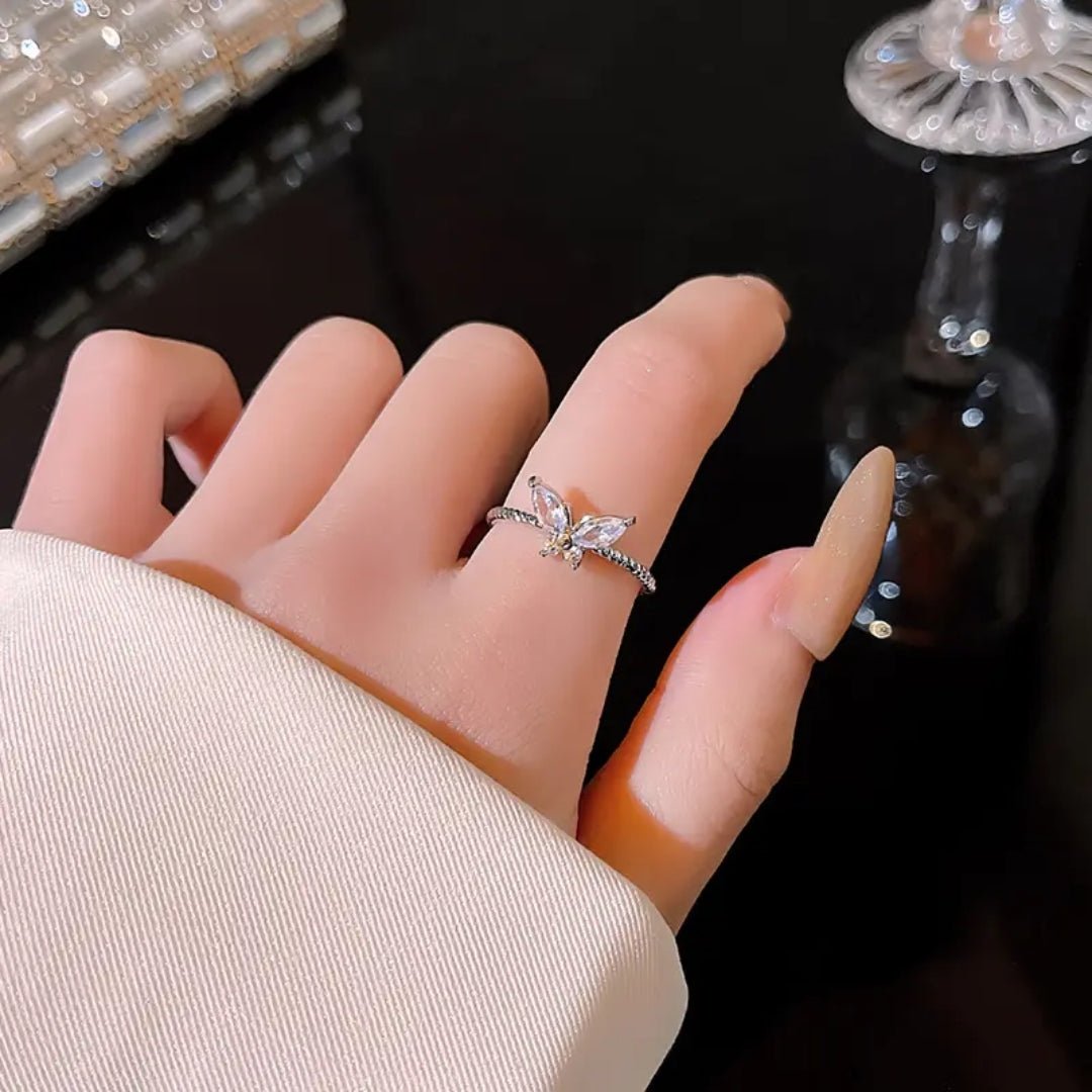 Graceful MonaRich Styloh Ring