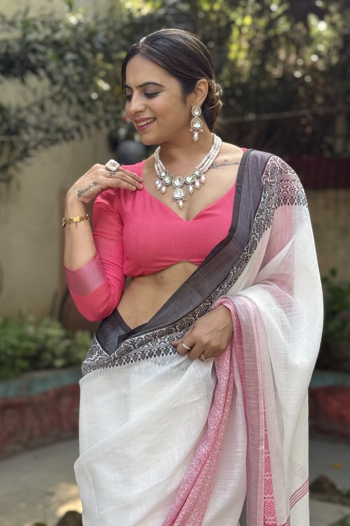 Elegant White and Pink Pure Linen Digital Printed Saree with Black Border