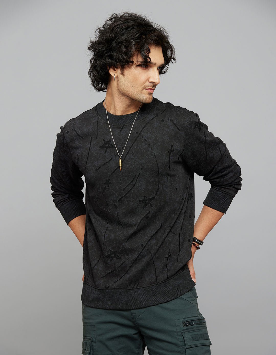 Black Round Neck Full Sleeves Sweatshirt