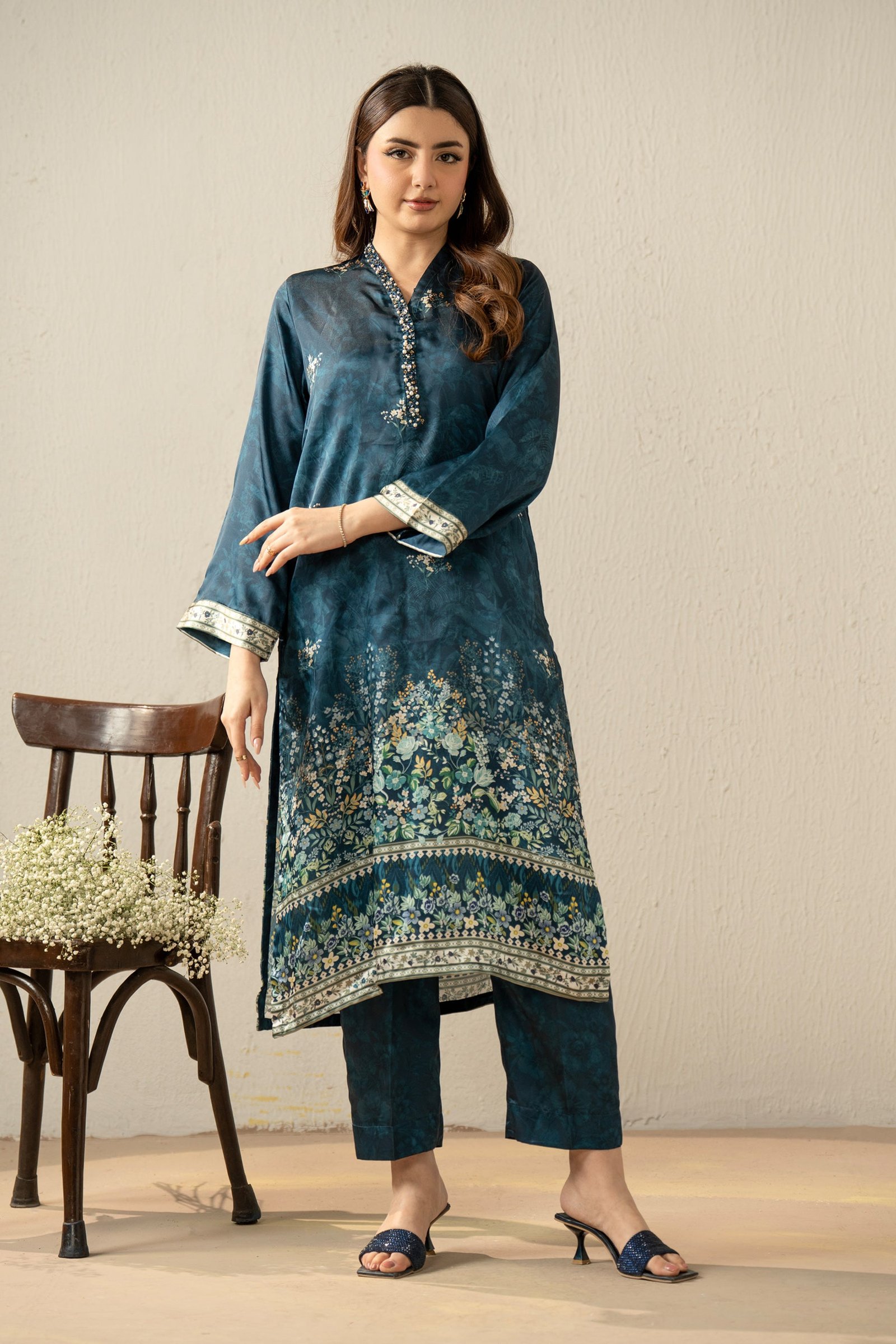 Embellished Silk Stitched 2 Piece Suit